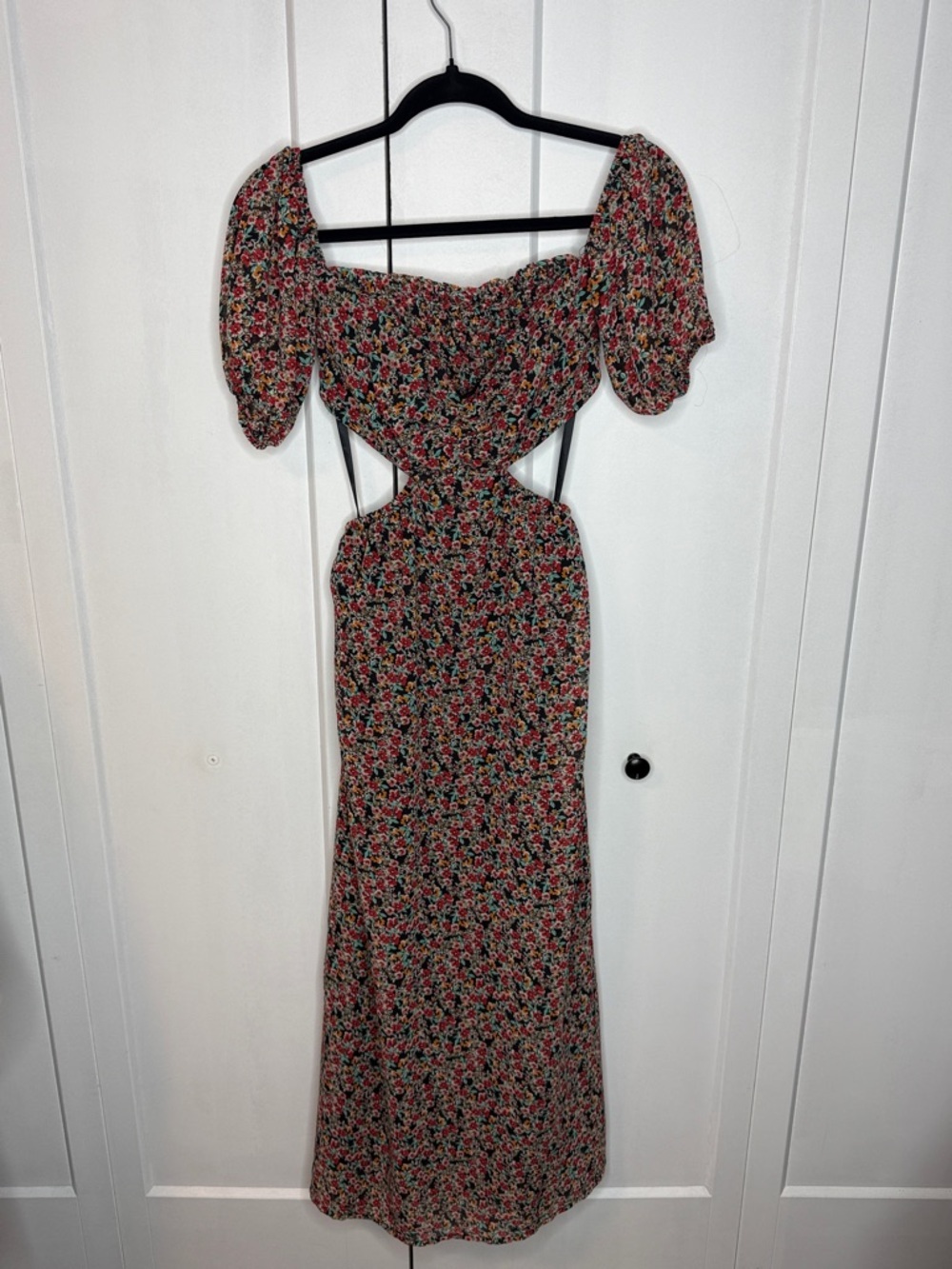 Park & Fifth Small Red Floral Midi Dress with Puff Sleeves - peekaboo sides and - Picture 2 of 6